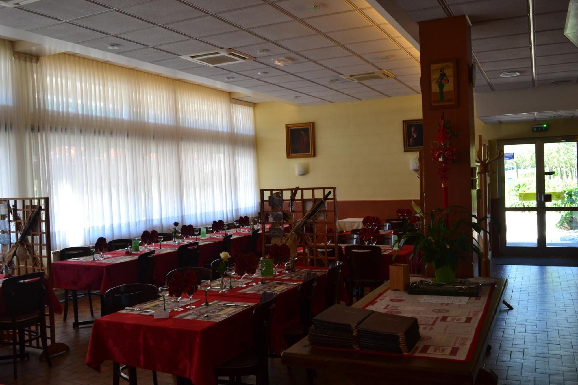 פולברסהיים Hotel Restaurant Niemerich מראה חיצוני תמונה