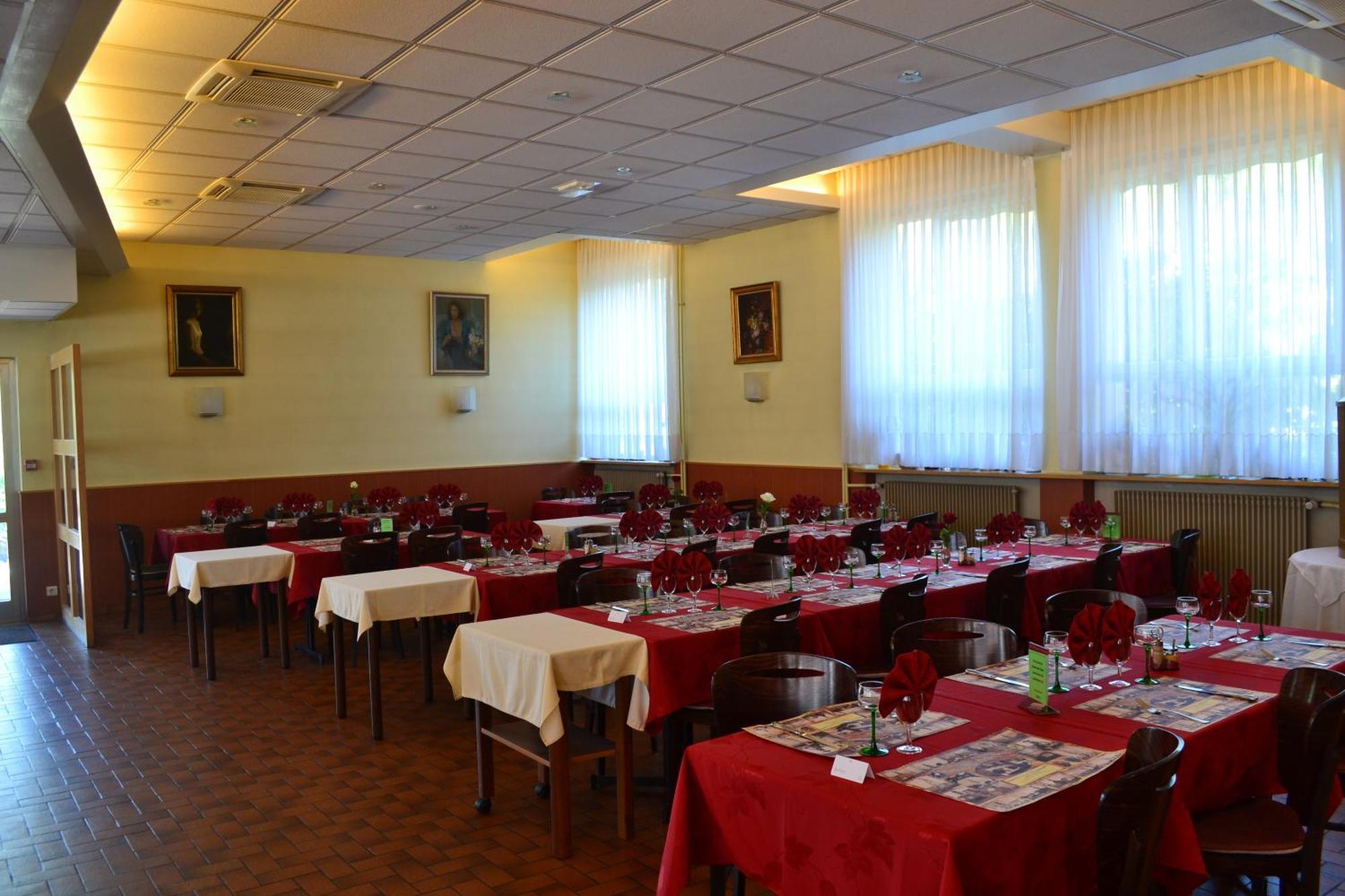 פולברסהיים Hotel Restaurant Niemerich מראה חיצוני תמונה